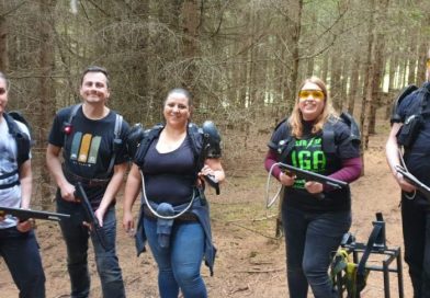 Pixelconnect Besucher beim outdoor Laser Tag in Liebenfels