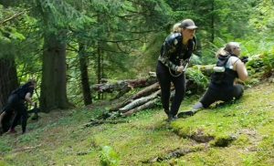 Truppenbewegung beim Lasertag am outdoor Areal in Liebefels / Kärnten