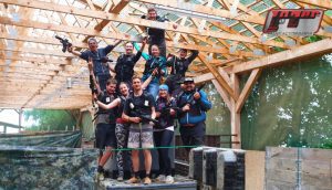 Lasertag Spieler im Indoor Areal von Lazer Live Action Games in Liebenfels Kärnten