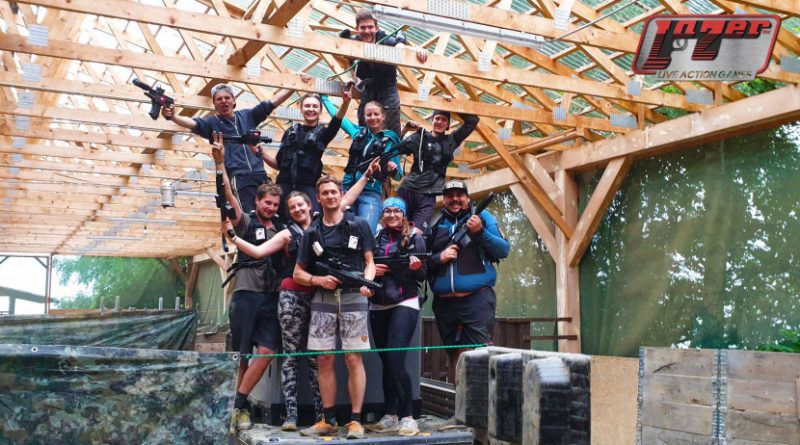 Lasertag Spieler im Indoor Areal von Lazer Live Action Games in Liebenfels Kärnten