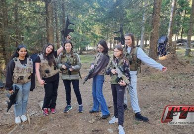 Junge Ladies happy beim Lasertag - Lazer Live Action Games in Kärnten